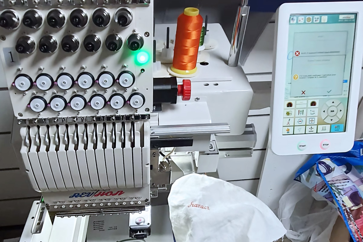 Machine &agrave; broder pour chapeaux d'ordinateur, machines pour v&ecirc;tements, offre sp&eacute;ciale