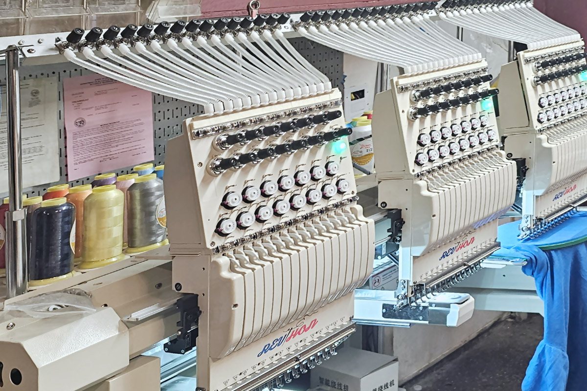 Grande vente !!! Prix ​​de la machine &agrave; broder Feiya, usine chinoise &agrave; t&ecirc;te unique, fabriqu&eacute; en Chine